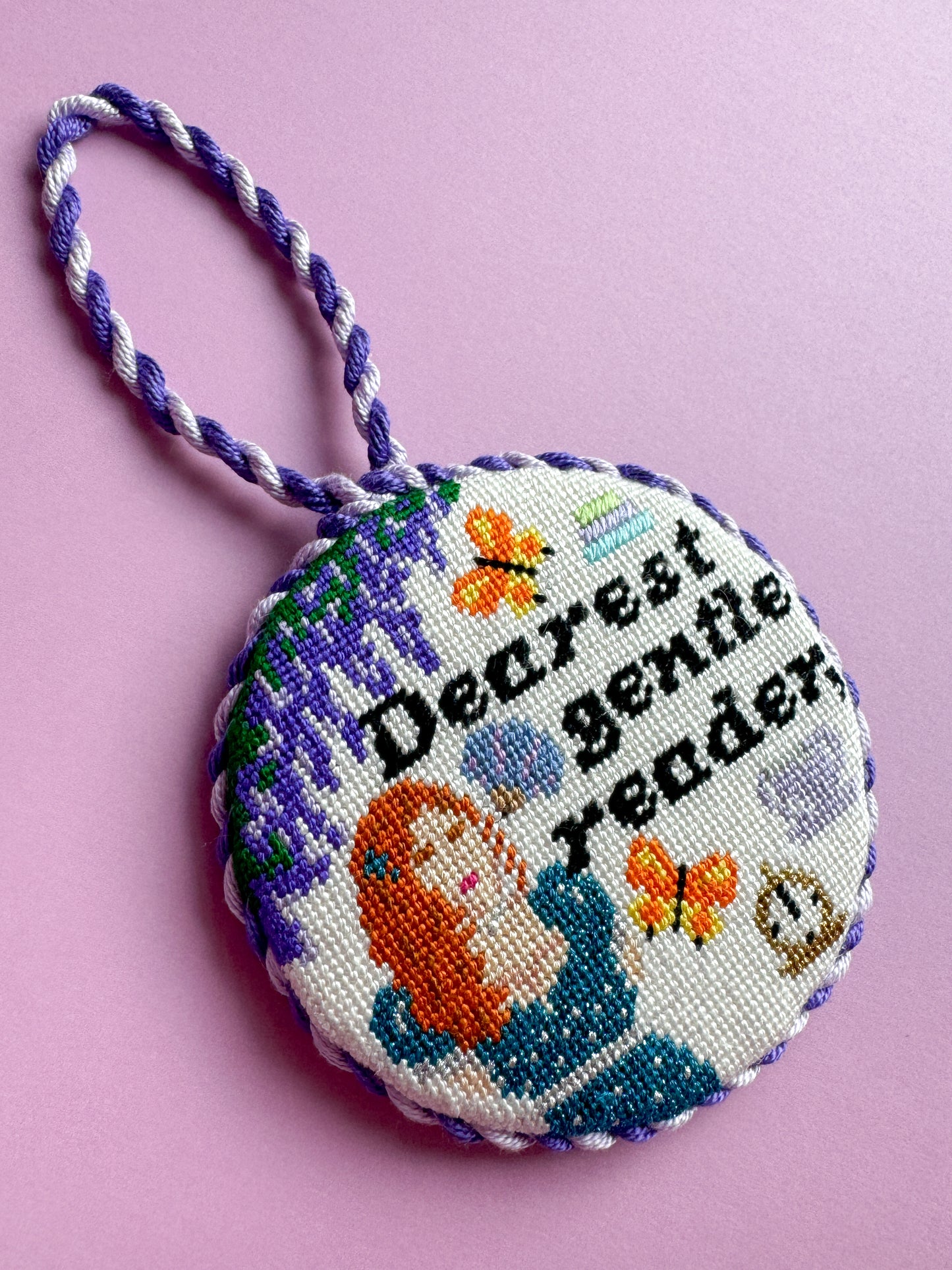 Bridgerton, Lady Whistledown